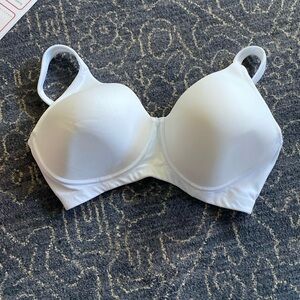 NWOT. New Leading lady  t shirts bra size 36dd